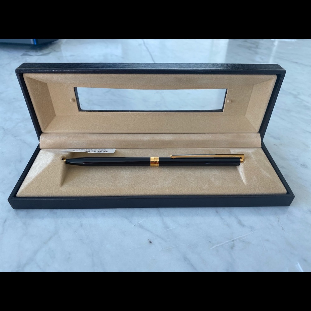 Vintage 18k Gold S.T. DuPont Pen